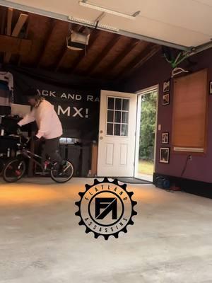 #Jackandraybmx #raymundo264 #rideordie #livetoride #instagram #rad #positivevibes #chasingthedream #larrysbicycles #delcomedia #flatlandbmx #bmxflatland #mysteryjam #aggrodezynz #oldschoolbmx #freestyle #bmxlife 