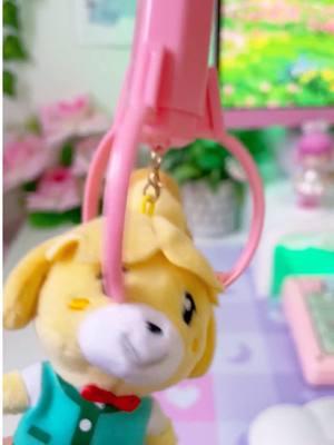 Claw-style plushie bag clip 😂🎀  #clawgame #clawgames #kawaii #kawaiicore #kawaiistuff #pastelaesthetic #kawaiifashion #kawaiistyle #かわいい #temufinds #temu #pink #kawaiiaesthetic #satisfyingvideo #asmrsounds 