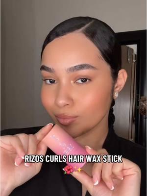 The perfect sleekback using the Rizos Curls Hair Wax Stick 🌺✨ #curlyhairstyles #curlyhairtutorial #slickbackponytail #waxstick #rizoscurlshair #hairwaxstick #haircare #sleekhair #3chair @Rizos Curls 