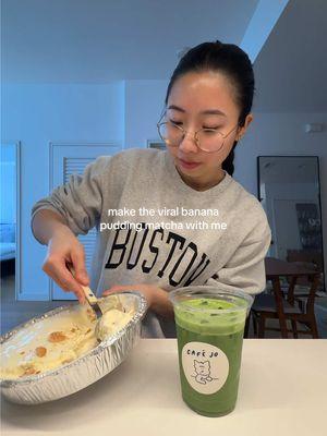 we have magnolia bakery banana pudding matcha at home…or do we ( •̀ - • ) #matcha #matchalatte #bananapuddingmatcha #bananapudding #magnoliabakery #matcharecipe #matchatok #matchalover #ippodotea #ummon 