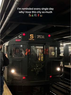 i love nyc and the holidays 🚂🎄🎥🎅🏽 #nyc #newyorkcity #nycholidays #nycvintagetrain #christmas #retro #subway #holidaytrain #christmasnostalgia #vintagetrain #nycthingstodo #nycchristmas #nycsubway #polarexpress #christmastrain #1930s #nycvintage 