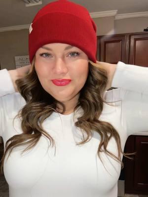 No bad hair days with these hats! #toboggan #beanie #silklinedbeanie #yani #winteraccessories #winterfashion #winterhat #goodhairday #hat #holidayhaul #giftguide @YANIBEST 