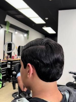 Corte Classico 💇🏻‍♂️   SIGANOS EN IG antes Que Bajen al TikTok🥲 Millionaire’s Barbershop 💈  📍10575 W Indian School Rd Unit 113 📞623-200-5282 IG: Millionairesbarbershop___ Book an Appt on Booksy App/ Reserva tu Cita en Booksy ❗️ #alucin #fyp #paratii #explore #haircut #trending #viralvideo #sinaloa #la #phx #maryvale #az #cali #sonora #texas #cln 