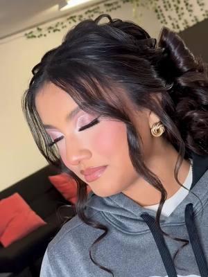 Maquillaje para tus quince  #quince #quinceanera #quinceañera #quincemakeup #xv #quinceaneramakeup #peinado #foryou #fyp #quincehairstyle #quinceanerahair #quinceaneramakeupartist #makeup #hairstyles #hairstyle #maquillaje #mua #makeuptutorial 