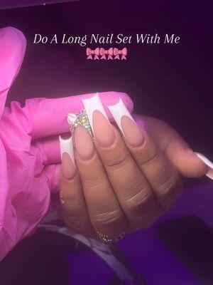 nail bling🎀🤍💅🏽 #foryoupage #fyp #nailtech #nailtechlife #foryou #pearlandtx #houstonnailtech #nailtechtiktok #foryourpage #watchmedonails #watchmework #nailtutorial #nailvideos #manvelnailtech #alvinnailtech #nailideas #glitternails #whitenails #xlnails #blingnails #blingedout #nailtutorial 