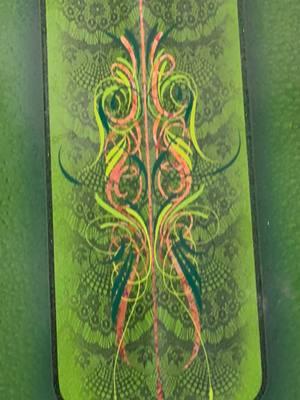 #chavospinstriping #pinstriping #freehand #lowrider #scrollin #wizardvortex #silverleaf @pete (krazys) becerra #verigatedgoldleaf 