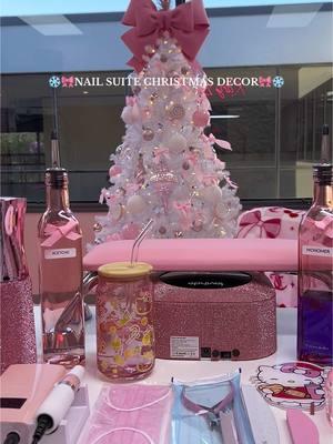 PINKMAS PERFECTION!🥹🎀❄️💅🏻 #nailsuite #houstonnails #christmasdecor #nails #pinkdecor #fyp 