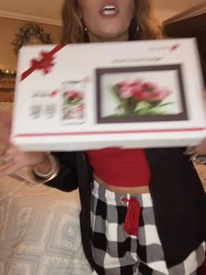 #Frameo #digitalpictureframe #touchscreen #christmasdeals #holidayhaul 