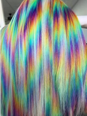 Replying to @karely 🧡 #saloncentricpartner rinsing vivids is super simple when you use a good brand! @SalonCentric #hairtok #rainbow #prism #vegas #vividhair 