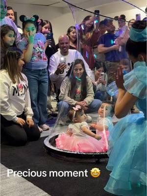 ✨ Bubble Magic Moments ✨ Captivating smiles and wonder as the little ones get their own bubble spotlight! The joy is real when the magic happens right in front of you. 💖🎉 #BubbleShow #MakingMemories #EventEntertainment #FamilyFun #viralvideo #viraltiktok 