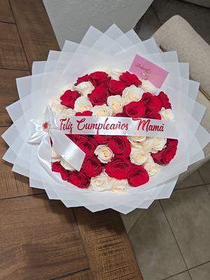 Red & White 🤍❣️ . . . . . . ."...'--= . . . . . . . . . . .. . . . . . . . . . . . . #ramos #perfectsurprisesnc #ramosbuchones #ramobuchon #ramoderosas #redrosesbouquet #blackrose #blackroses #ramos #regalodecumpleaños #gift #explore #explorepage✨ #parati #instsgood #glitterroses🌹 #75roses #ramosbuchones #roses #redroses🌹 #100roses #girlfriend #gilfriendproposal #quieresserminovia #teamomireina👑 #50roses #mama #felizcumpleañosmama 