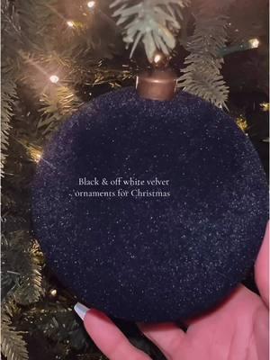 It’s so warm & cozy I love it.✨🖤✨ . . . . . . . . . #december #thebestisyettocome #velvetornaments #itsthemostwonderfultimeoftheyear #happyholidays #grateful #thankful #blessed #instahome #instadecor #christmasdecor #christmas #christmastree #tjmaxxfinds #target #marshalls #hobbylobby #Home #details  #homeiswheretheheartis #cozy #babyiscoldoutside #winter #december #aesthetic #hgtv #homedecor #aesthetic #sherpa #christmasstockings@The Home Depot @HomeGoods @TJ Maxx @Michaels Stores @Hobby Lobby 