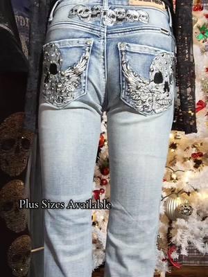 #blingjeans #plussizeblingjeans #rhinestonejeans #plussizejeans #rockerjeans #bikerjeans #motojeans #mcblingy2k #altfashion #skulljeans #edgyfashion #2000s #thedivacave #latinaownedbusiness #jeansconbrillos #tallasplus #softgoth #alt #emo #skulijeans #mademyyear #newyearnewaura #fashionlookbook #bootcutjeans #plussizebootcutjeans #bootcutblingjeans #plussizey2k #plussizebikerwear #pantalonesy2k #denim #midsizefashion #needthat 