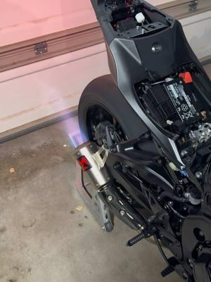 Modded Gsxr 1000😳 . . . . . . . . #gsxr #suzuki #suzukigsxr #noahgsxr #gsxr1000 #motorcycle #motorcycles #bike #bikes #motorcyclesoftiktok #modded #2step #crazy #fyp #fypシ 