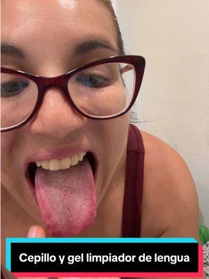 Cepillo de lengua. Gel limpiador. Limpieza bucal. Lengua amarilla. Mal aliento. Tongue toothbrush. Tongue toothpaste. Bad breath. Yellow tongue. #cepillo #limpiezabucal #malaliento #badbreath #tongue #mouth #cepillodelengua #gellimpiador 