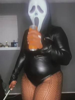 #scream #fakebloodwarning⚠️ #fakeweapon⚠️ #screammovie #screamcosplay #ghostface #ghostfacecosplay #ghostfacemask #ghostfacescream #blackgirl #blackgirlcosplay #smexymarie22 #blackcosplayer #femaleghostface   