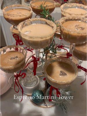 The star of a christmas party, gingerbread esspresso martinis! ☕️ #espressomartini #christmasdrinks #christmasparty #christmascocktails #drinktower 