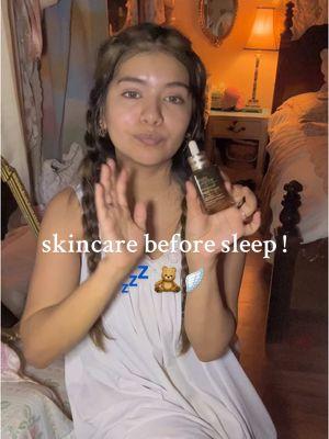 gifted by Estee Lauder  My skin is soaking this up! so happy i have more, i know my skin will be hydrated when i wake up 💌  #gifted_by_esteelauder   @Estée Lauder #advancednightrepair #thenightclub #ad #esteepartner #nightskincareroutine #hydradingserum #skincareserum 