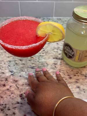 Frozen Moonshine Strawberry Lemondrop #lemondropmartini #moonshine ##foodtiktok##Recipe