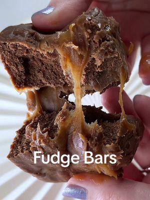 ✨Fudge Bar Box✨🍫@unclebutchsfudge #fudge #turtlefudge #strawberrycheesecake #rockyroad #orangecream #orangecreamscicle #chocolate #unclebutchsfudge #foodtiktok #desserts #dessertsoftiktok #TikTokShop #Foodie #sweets #creatorsearchinsights #snack #oreo #fudgereview #fudgey #candy #candytok #holidayflavors #peanutbutterfudge #food #gooey #caramel #tiktokshopsnacks #fairfood #fudgebar #sweettreats #trendingproducts #SmallBusiness #unclebutch #tiktokshopfinds 