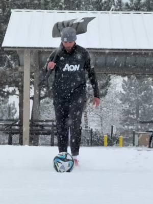 Snow day 🌨️ • • • #Soccer #football #soccertraining #soccerplayer #soccerlife #soccerskills  #soccerpractice #futbol #reels #cleats #soccercleats