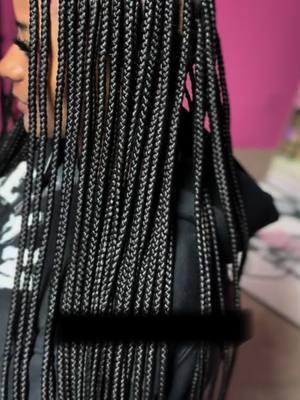 Knotless thread 😮‍💨😘 #ExoticBraidz #336braider #336hairstylist #highpointbraider #protectivehairstyles #knotlessbraids #bohoknotlessbraids #touchups 