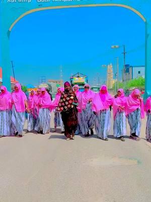 Kooxda dhaqan bile#teamcaloolqandac #jilic #cadaado_galmudug_somalia #somalitiktok #aroosbaadiye #Heeso @Ayaan dheyman @Binti___matan_ 