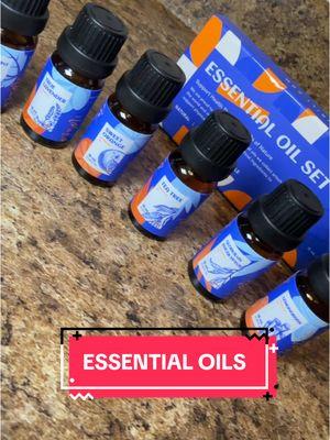 never really been an essential oil girl until now! #essentialoil #lemongrass #teatree #lavender #eucalyptus #sweetorange #peppermint #diffuser #giftideas #holidayhaul 