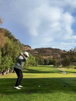 What club are you hitting on this short 310 yard par 4? ⛳️🏌🏻 . . . #golf #golflocker #golfslomo #golfgoals18 #trendygolfusa #golfbets #golfswing #sandiego #sd #sdinhd #sandiegolife #sandiegogolf #sandiegogolfcourses #sdgolf #socal #socalliving @Pala Mesa Resort 