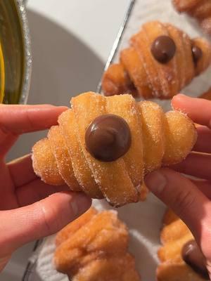 I swear these taste better than a croissant and a donut combined, and before you say anything, I dare you to go and make these!  Full recipe at itsvegansis.com - link in bio! . . . . #chocolate #donut #croissant #christmasbaking 