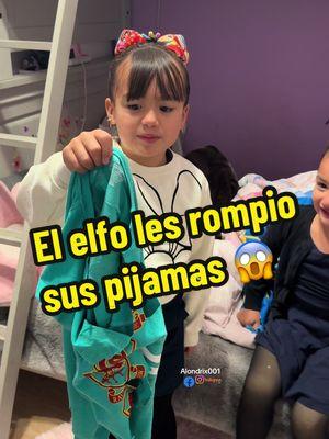 Dia 17  Uuuuu ahora si saco boleto 🤣😬 lo bueno que durmieron con su ropa VIEJAAAA #alondrix #elf #reaccion #mom #momof3 #elfontheshelf  #elfontheshelfideas 