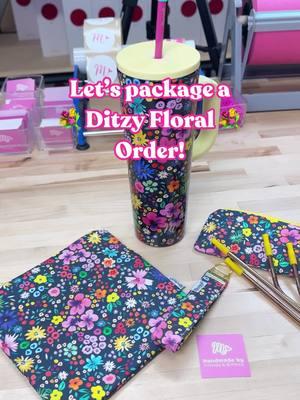 Merry Christmas Eve! Let's package a Ditzy Floral Order! Any Holiday plans?? Let us know! #asmrpackaging #packingorders #packanorderwithme #ditzyfloral #mermaidstraw