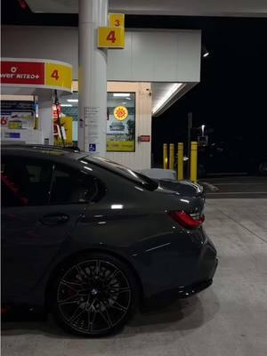 Taking my baby Snake Eyes for her first fill of the night ⛽️ Porshe 911 next 🏅… am I … a car guy now??? Pants from @shapesusa  #bmw #Lifestyle #bmwm #car #bimmer #bimmergang