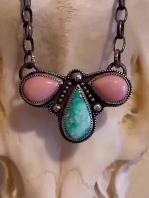 Available NOW at https://clairkehrberg.etsy.com !! Handmade sterling silver earrings and necklace featuring queen conch and white water turquoise stones. Earrings and necklace sold separately. #clairkehrbergmaker #westernstyle #handmadejewelry #silverjewelry #turquoisejewelry #queenconch #pinkandturquoise #cowgirlchic #bohowestern #westernjewelry #bohemianstyle #bohojewelry #jewelrydesigner #jewelrylover #christmasgifts #cowboychristmas #handmadegifts #madeinusa #madeinoregon #etsyhandmade #etsyartist 