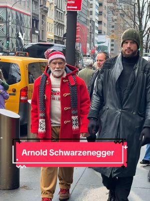 Arnold Schwarzenegger is Santa Claus in a New Christmas Movie currently filming in NYC 🎬🎅 “The Man with the Bag” is the name of this festive movie bringing Arnold and Alan Ritchson together! The both were filming today on Fifth Avenue and the child actress really seemed to enjoy Arnold’s company 🥰 #arnoldschwarzenegger #themanwiththebag #christmasinnyc #entertainmentnews #bts #nyc 