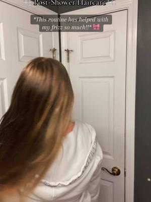 My hair is still in the healing phase. 🎀 #fyp #creatorsearchinsights #hair #hairtok #hairstyle #frizzy #frizzyhair #frizzyhairtips #nightroutine #shower #haircare #blowdryer #tutorial #results #contentcreator #teenmom #MomsofTikTok 