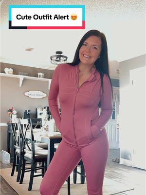 This two-piece outfit is so comfortable so breathable and super stretchy. You can wear this year round for any type of season and be in style and comfortable at the same time that’s my kind of outfit. ☺️ the quality of this piece for the price is unbeatable. 🥳 #yoga #yogapants #yogawear #loungewear #loungeset #fashion #moms #shopping #TikTokShop #yksaix 