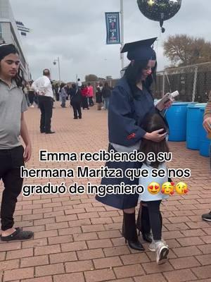 Emma y su hermana maritza 😍🥰😘felyz como madre gracias Dios por un logro mas en la family 🥰#emma #3anos #hermanamayor #hermanamenor #hermanas #hermana #graduacion 