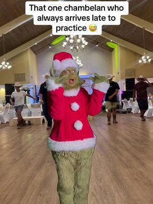 There is always that one chambelan 😅 . . . . #capcut #template #grinch #navida #practice #ensayo #courtofhonor #chambelanes #quince #xv #fiesta #comedy #viral #funny #fyp #laugh #quinceañera 