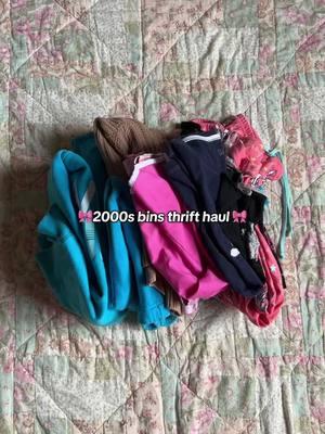 thrift haul again :)! #y2k #2000s #y2kthrifthaul #binstore #goodwillbins 