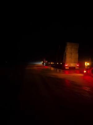 Last night getting loaded with my dad @Bar4emgm was a little sketchy. Almost busted my butt several times. But we got it loaded and did some trucking till bout 4 this morning. #stretchedout379 #hayhauler #cowchow #Minnesota #peterbilt 