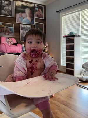 When eating puréed purple carrots goes wrong… #littlespoon #babyfood 