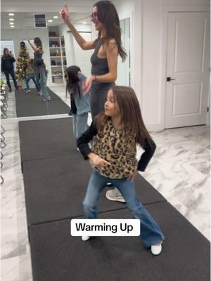 Warming up #warmup  #model #preteen #modeling #modelingagency #lacreme #kidsmodel #kidsacting #actor #fun #confidence #selfesteem  #changinglives #ny #fyp #dti