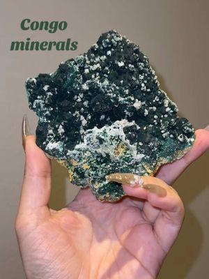 We have an incredible mixed mineral lot from the Congo featuring Smithsonite, Malachite, shattuckite, and even some Cerussite. They will be on Wednesdays live at 5 PM PST! #fyp #crystalsoftiktok #malachite #smithsonite #shattuckite #cerussite #gemshowfinds #gemsandminerals 