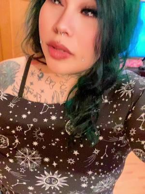 🤣 #gangofdeadlys✊🏽 #issa_brittanyy #ladydeadlys✊🏽 #lifeofbrittanyyy😈 #avilasarmy🤟🏽 #🦉💀nightowlfamily💀🦉 #blue💀devilz #alttiktok #alternitive #tattooedmom #elderemotiktok #greenhairdontcare #paratiiiiiiiiiiiiiiiiiiiiiiiiiiiiiii #fyppppppppppppppppppppppp #fypシ 