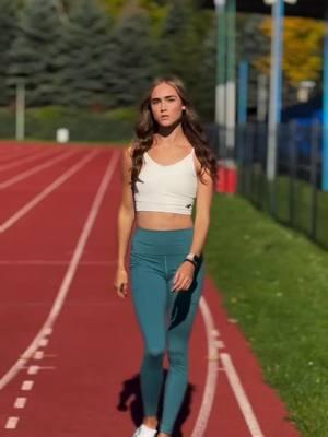 pretty girls walk like this 💁🏼‍♀️❤️‍🔥 cc: #anastazja.kus Athlete: Anastasia Kus  #hurdles #trackandfield #drills #tiktok #tiktokviral 