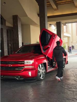 🥷 #lamamawhiski #mamawhiski #chevy #silverado #singlecab #dropped #droppedtrucks #loweredtrucks #suelomob #suelo #butterflydoors #lambodoors #noquemacuh #tacuache #trokiando #mamalona #troka #fyp #foryoupage #lowtrucks #trokasbajitas #trokastumbadas  