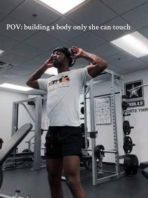 just started and already falling in love with pickin ish up and droppin it #gymbro #FitTok #miltok #fortbragg #viralvideo #explore #fyp #fypシ゚viral #letsgrow 