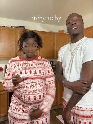 @Sammie LLVC🕊️ okay definitely my last post for the day 😂😂😂 i COULD NOT keep it together 😩 he don’t know nothing about these trends yall 😭#agegap#boyfriend#itchy#prank#fyp#couple#christmaspajamas#pregnant#howwemet#youngmom 