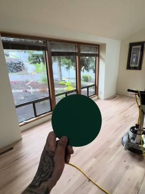 #toro🤙🏼 #fypシ゚viral #flooring #hardwood #flooringinstaller #hardwoodflooring #wood #woodwork #bona #pisos #fyp #fypシ゚viral #seattle #viralvideo 